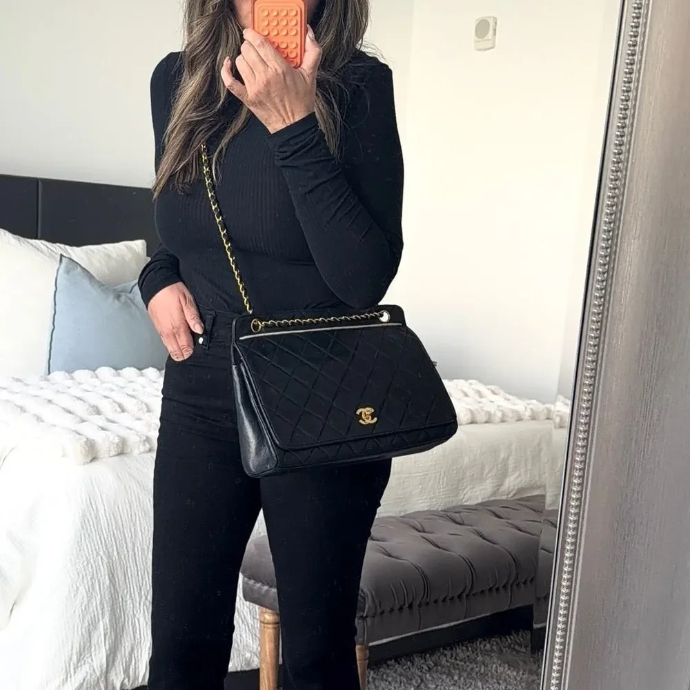 Chanel Quilted Lambskin Single Flap Shoulder Bag in Black with Gold Hardware